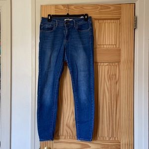 Levi skinny jeans